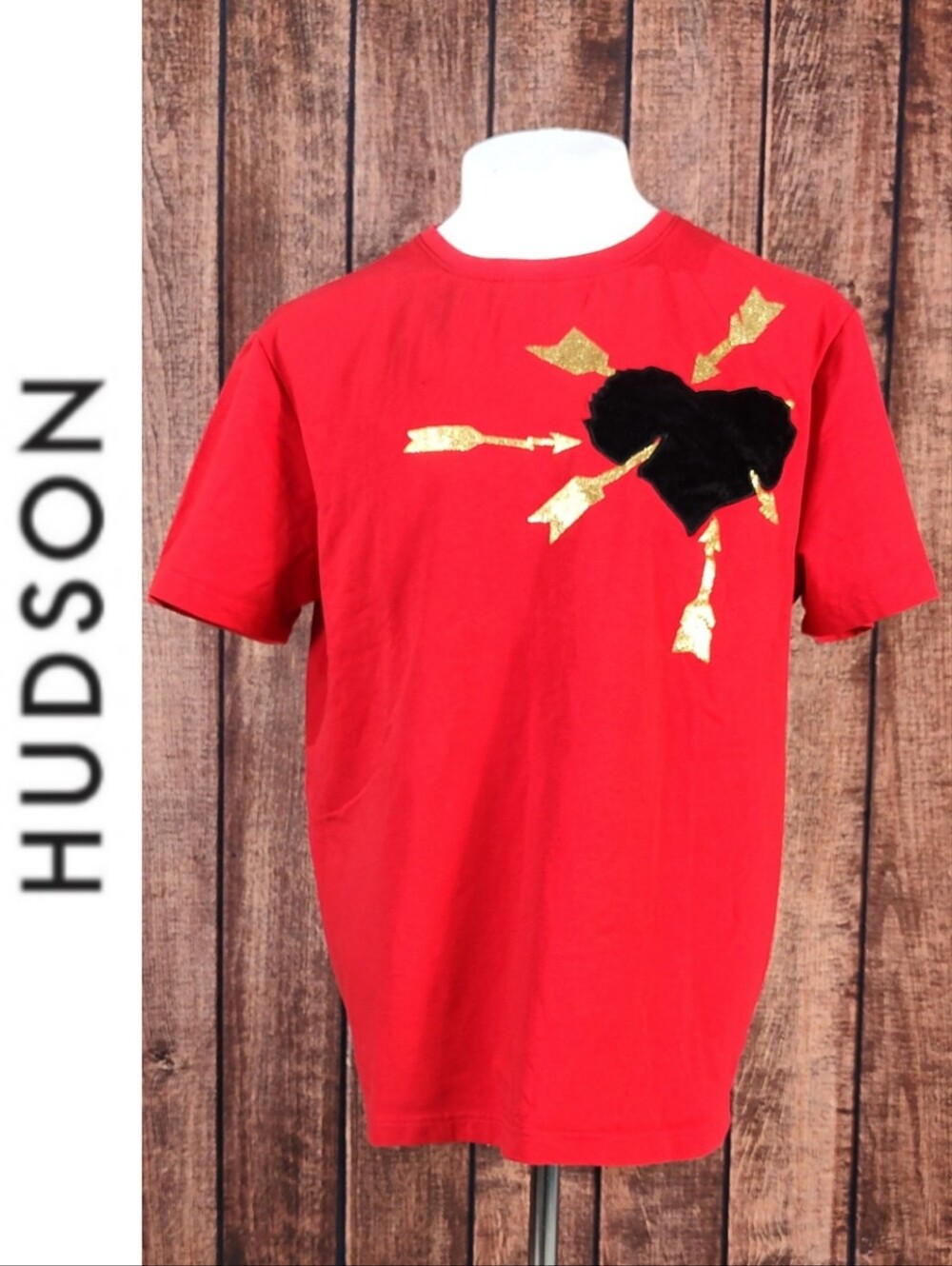 Vintage Hudson Mens Gold Arrows Piercing Black Velvet Heart T Shirt